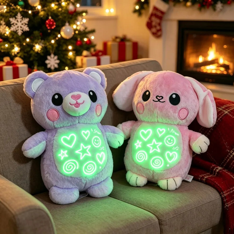 Osito y conejito luminosos brillando junto al árbol de Navidad